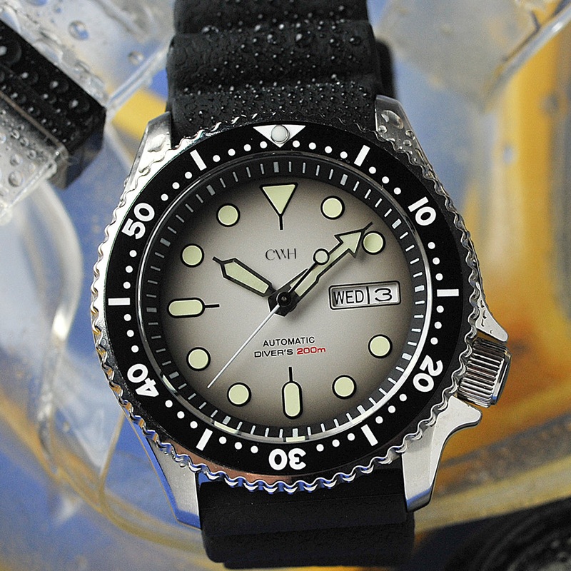Mossy Depth – CWH Special Custom Collective Day and Date Display Stainless Steel Rubber Strap Divers Watch CH-MOD-M8