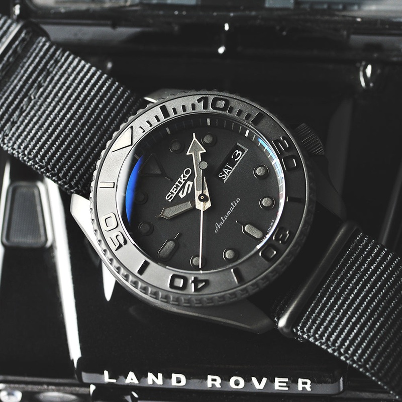 GREEN EYES BLACK OUT – SPECIAL CUSTOM WATCH