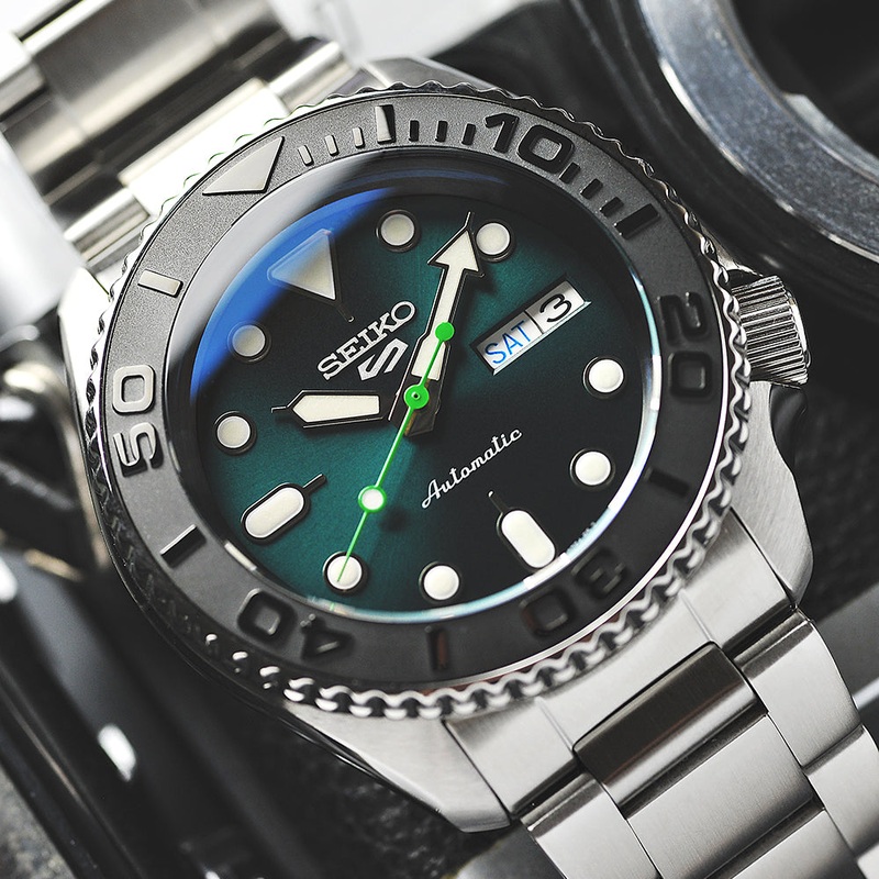 EMERALD – SPECIAL CUSTOM WATCH